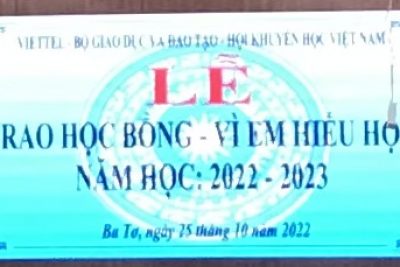 Tập đoàn Viettel trao 10 suất học bổng “Vì em hiếu học” năm 2022