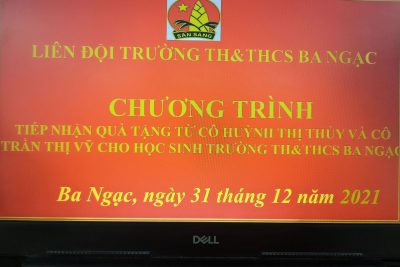 Món quà ý nghĩa đến từ hai nhà hảo tâm: Chi Trần Thị Vỹ và chị Huỳnh Thị Thủy