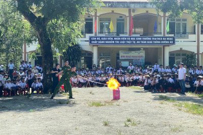 Tuyên Truyền Phòng Cháy, Chữa Cháy Cho Học Sinh Trường TH&THCS Ba Ngạc phối hợp với Công an xã Ba Ngạc